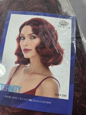 Short Wavy Wig in Deep Red - Women's Fashion Wig